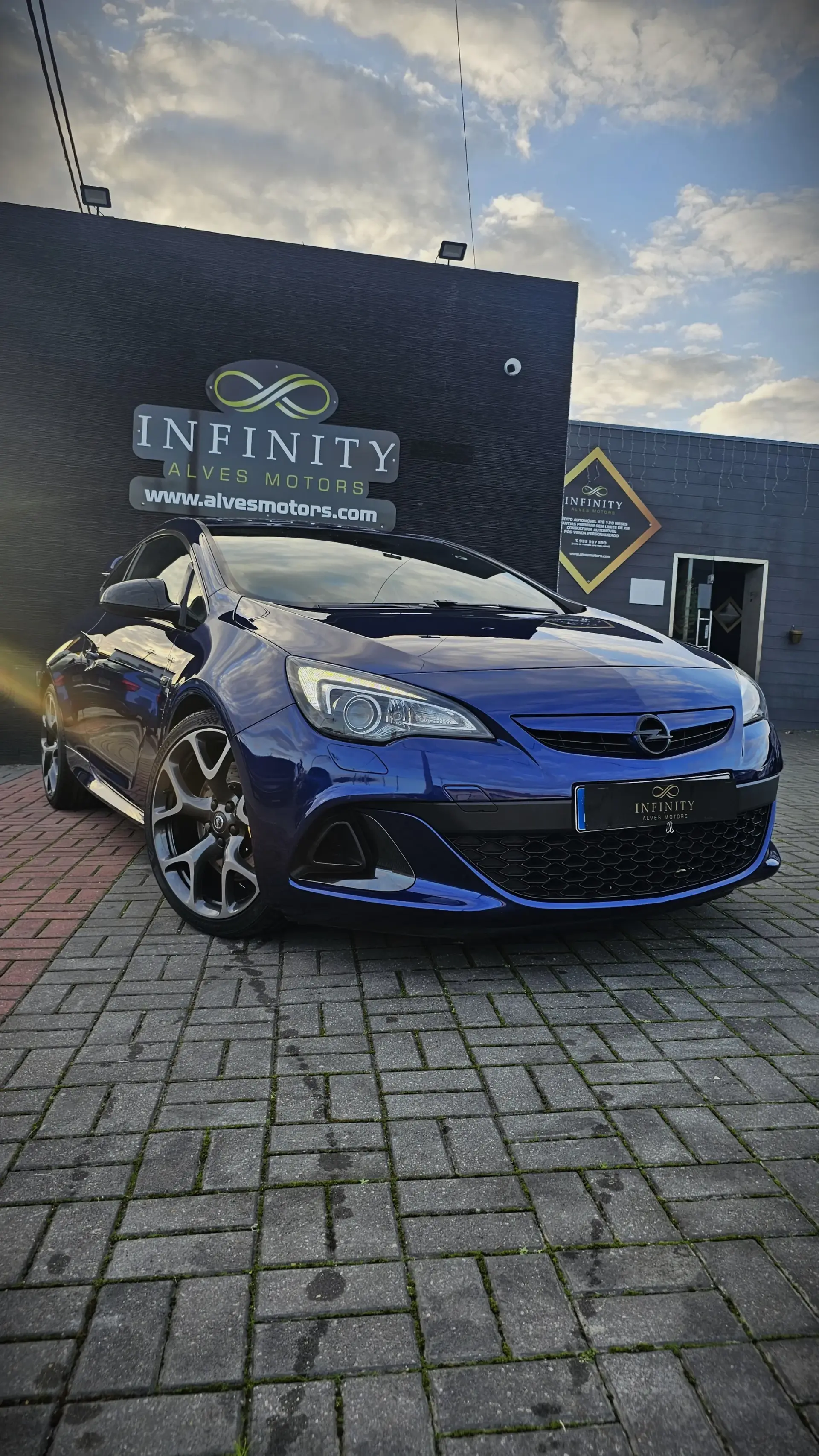 Opel Astra GTC 2.0 T 4