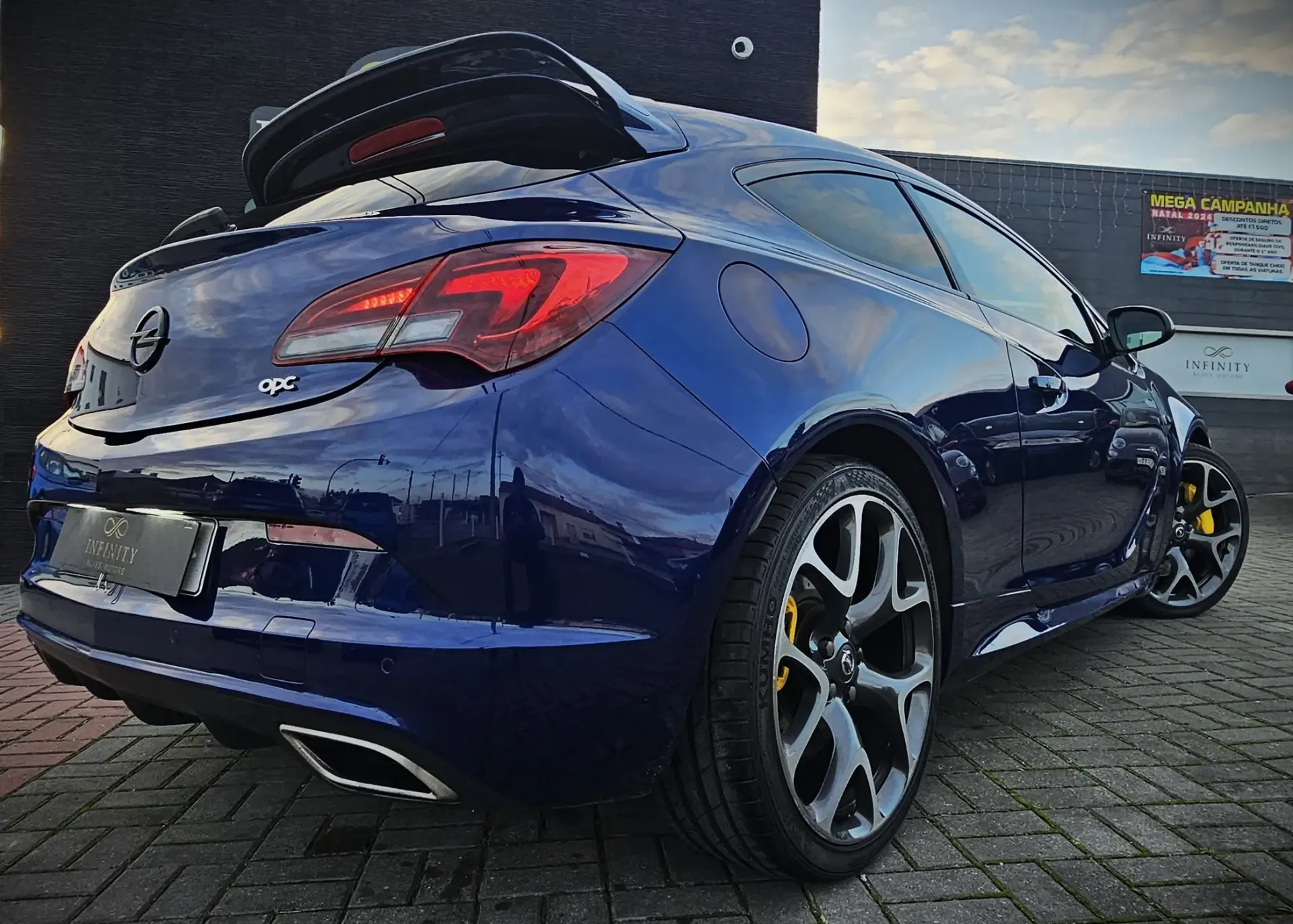 Opel Astra GTC 2.0 T 10