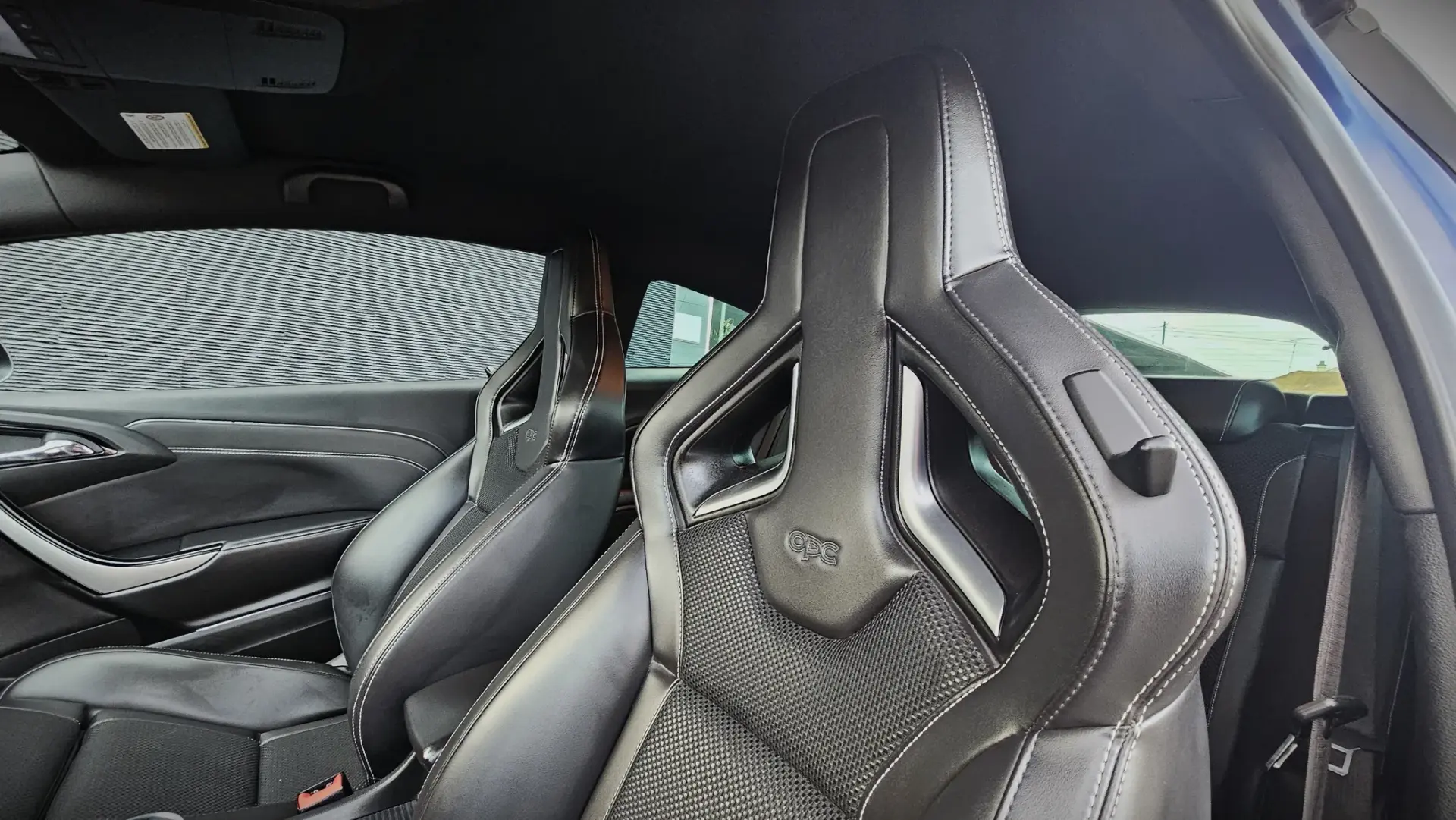 Opel Astra GTC 2.0 T 22