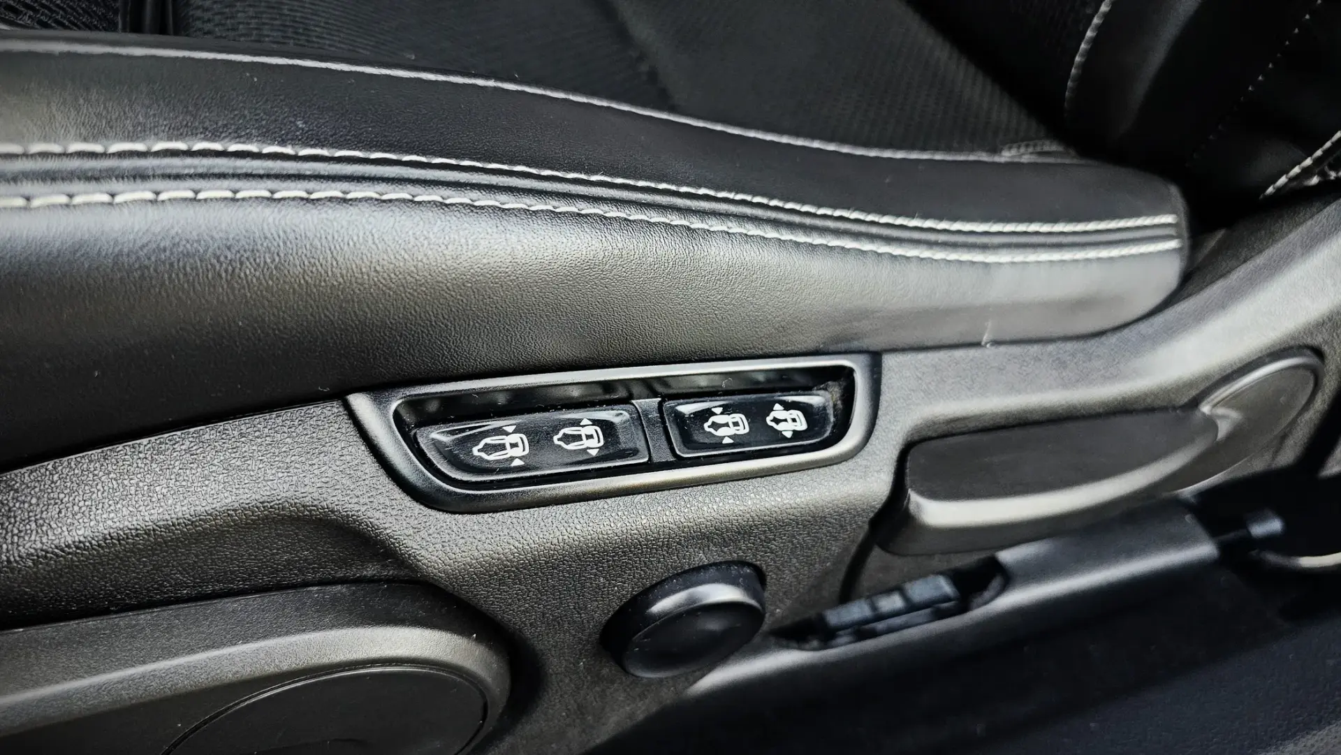 Opel Astra GTC 2.0 T 24