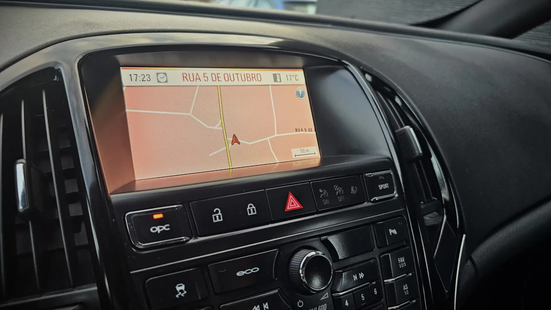 Opel Astra GTC 2.0 T 26