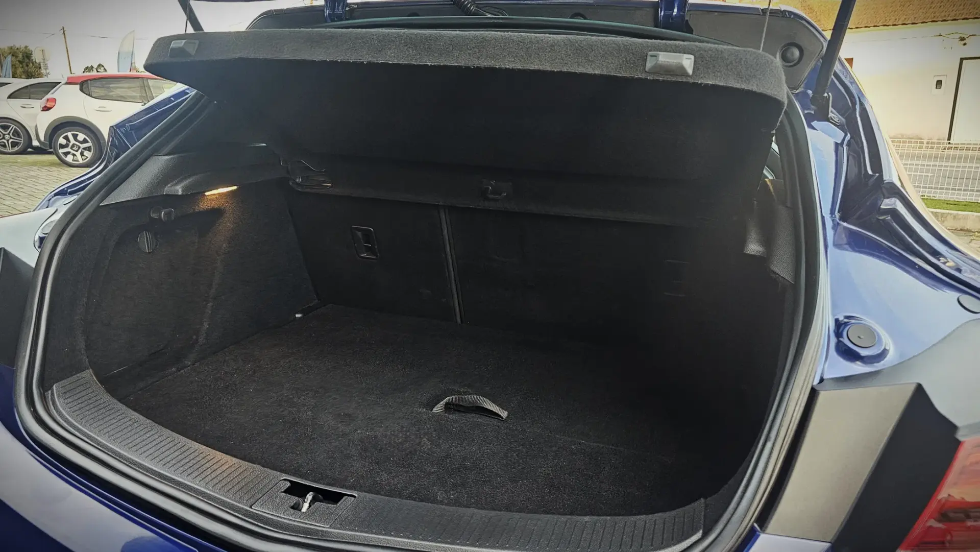 Opel Astra GTC 2.0 T 33