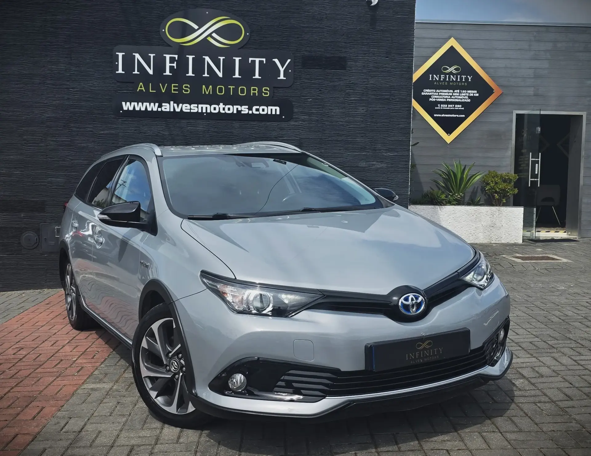 Toyota Auris Touring Sports 1.8 HSD CONFORT + P.SPORTS HYBRID 3
