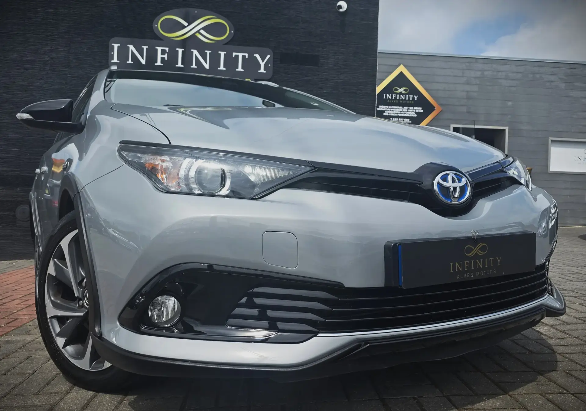 Toyota Auris Touring Sports 1.8 HSD CONFORT + P.SPORTS HYBRID 4