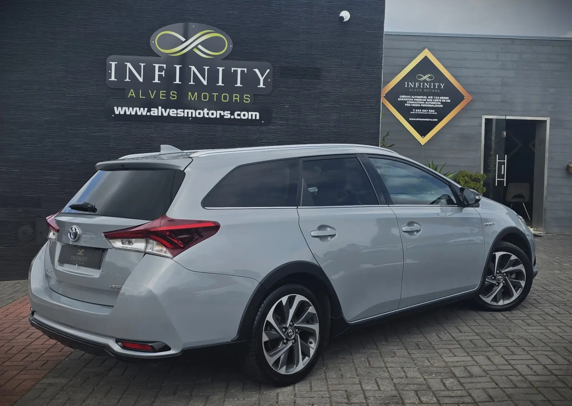 Toyota Auris Touring Sports 1.8 HSD CONFORT + P.SPORTS HYBRID 6