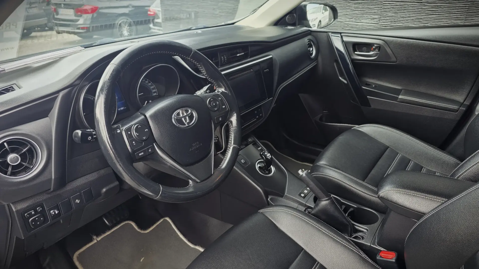 Toyota Auris Touring Sports 1.8 HSD CONFORT + P.SPORTS HYBRID 12