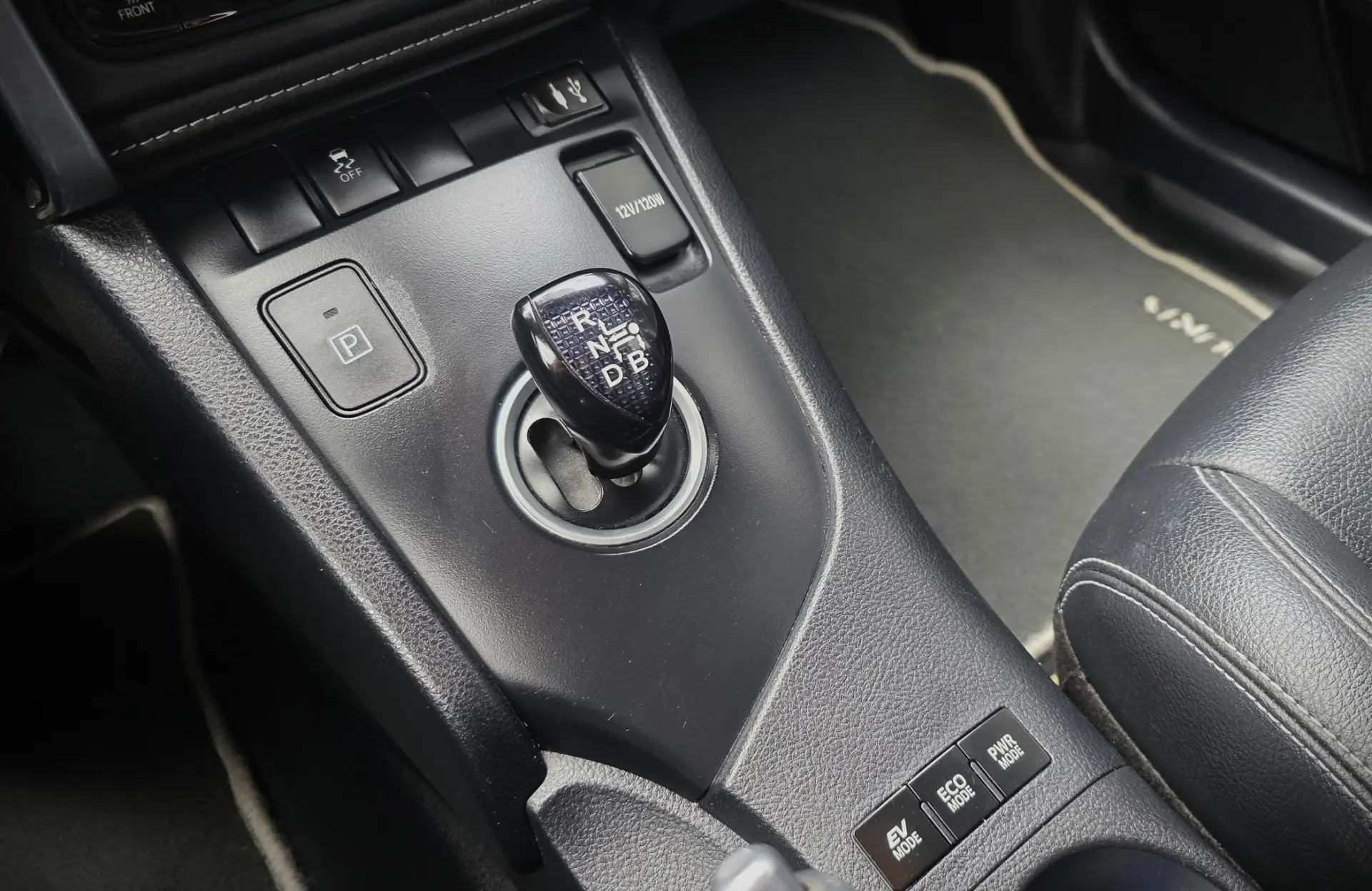 Toyota Auris Touring Sports 1.8 HSD CONFORT + P.SPORTS HYBRID 15