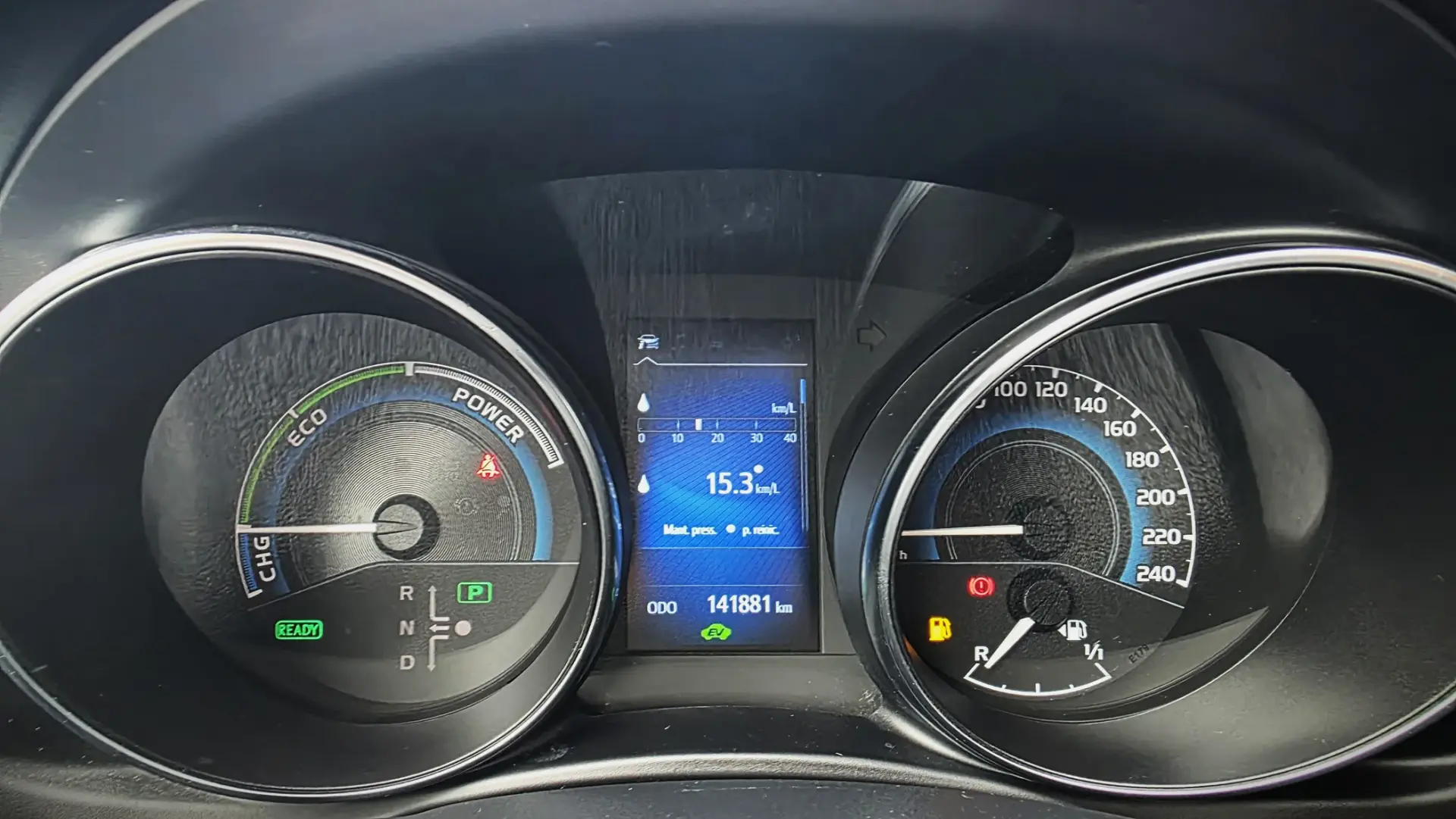 Toyota Auris Touring Sports 1.8 HSD CONFORT + P.SPORTS HYBRID 17