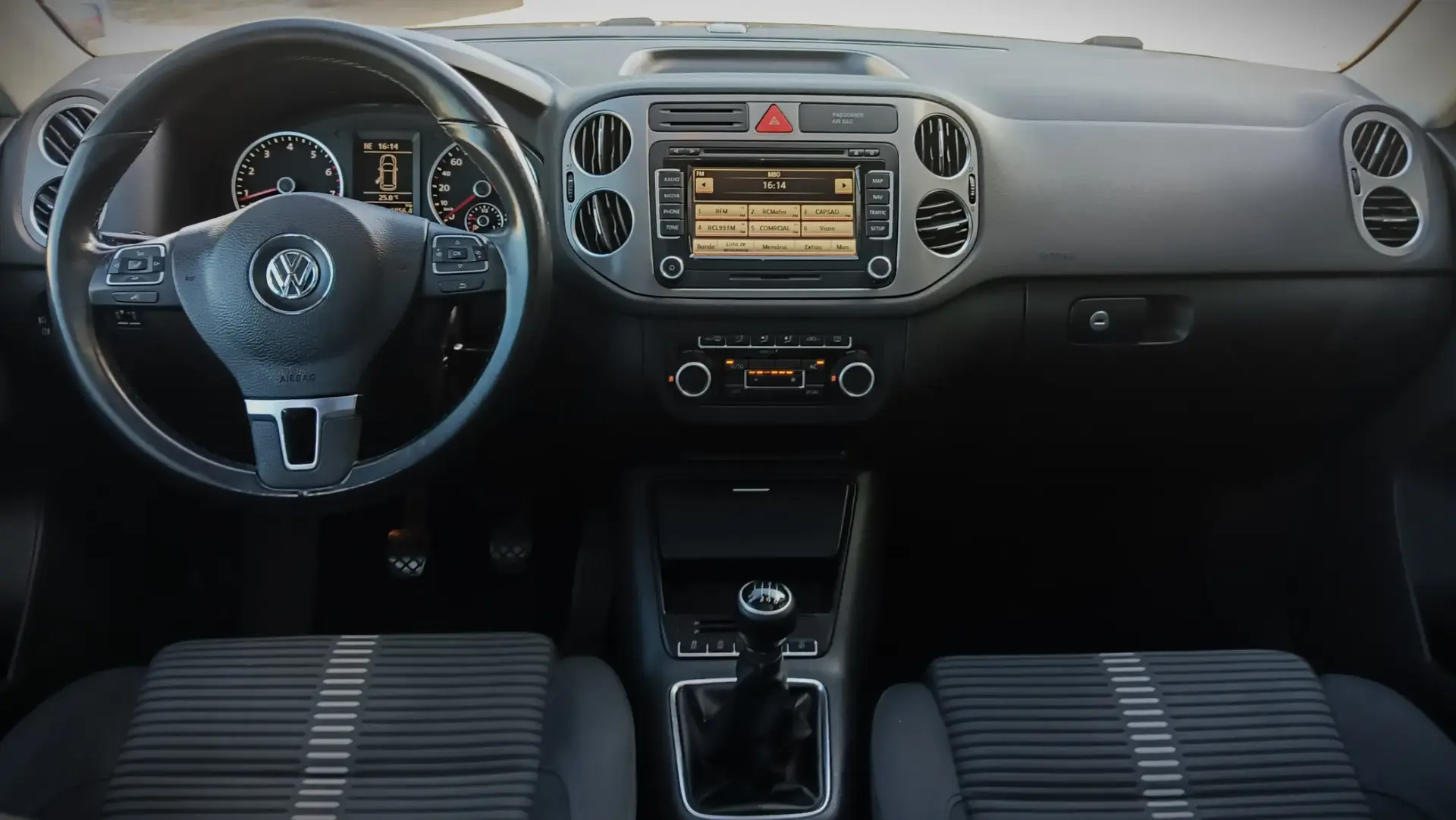 Volkswagen Tiguan 1.4 TSI SPORT BLUEMOTION 8