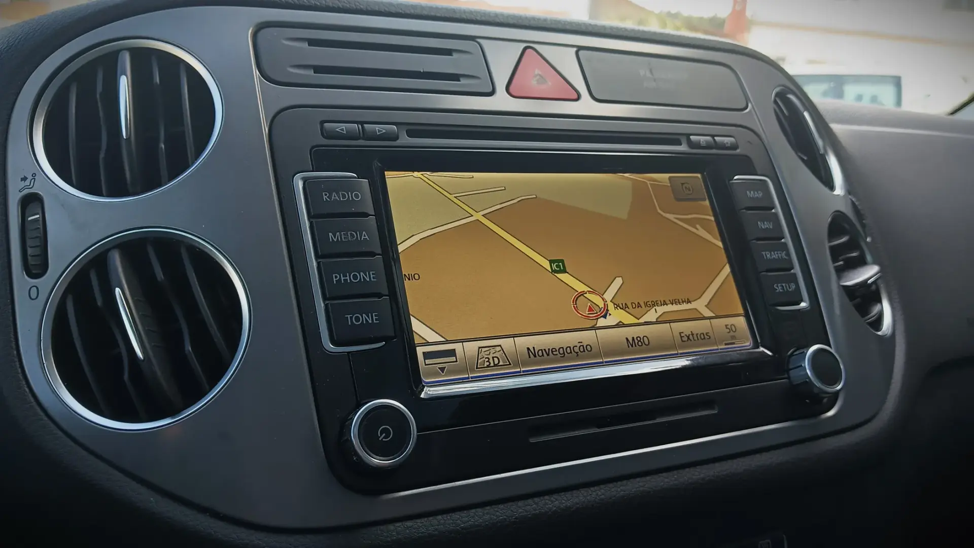 Volkswagen Tiguan 1.4 TSI SPORT BLUEMOTION 16