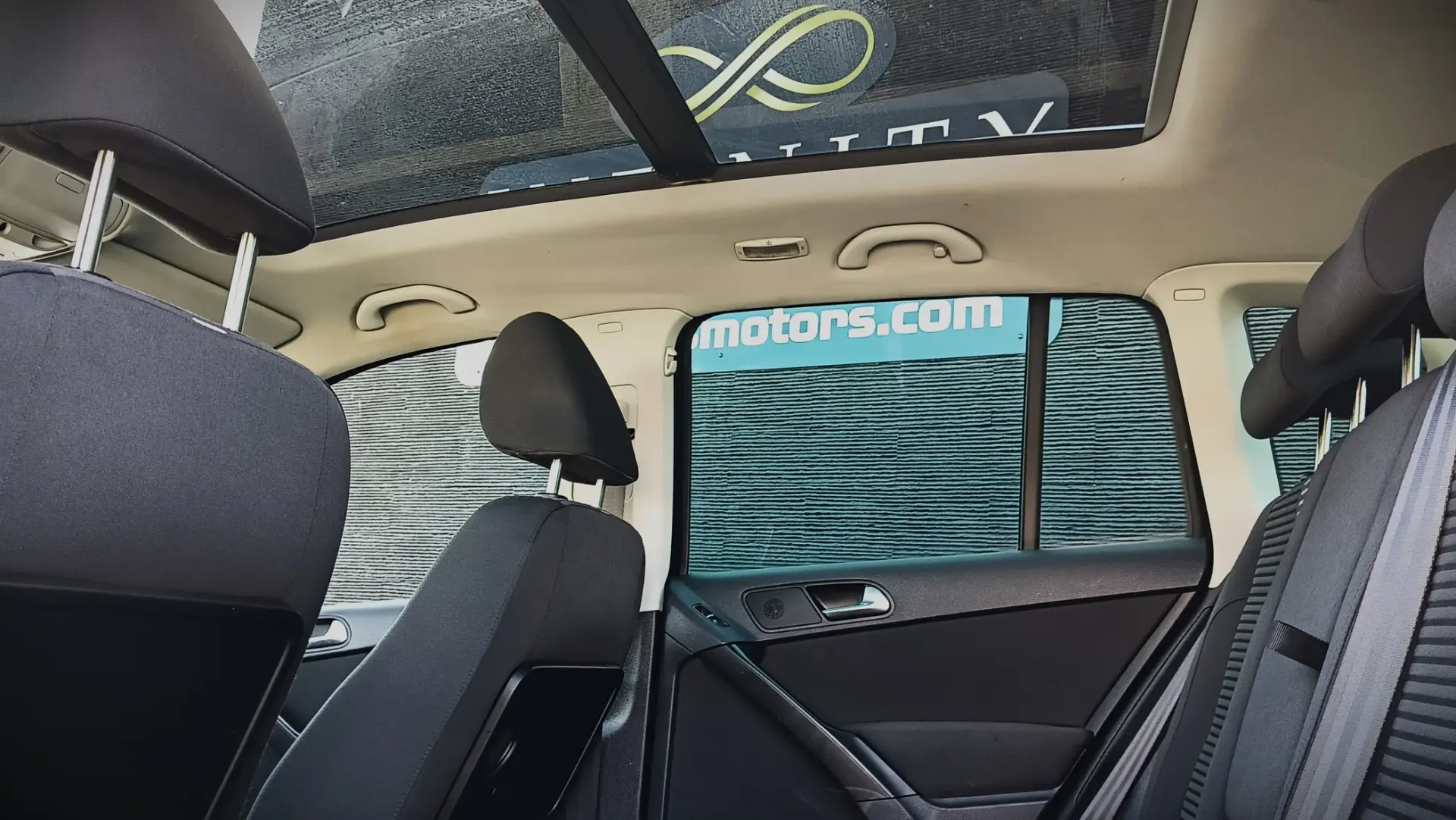 Volkswagen Tiguan 1.4 TSI SPORT BLUEMOTION 29