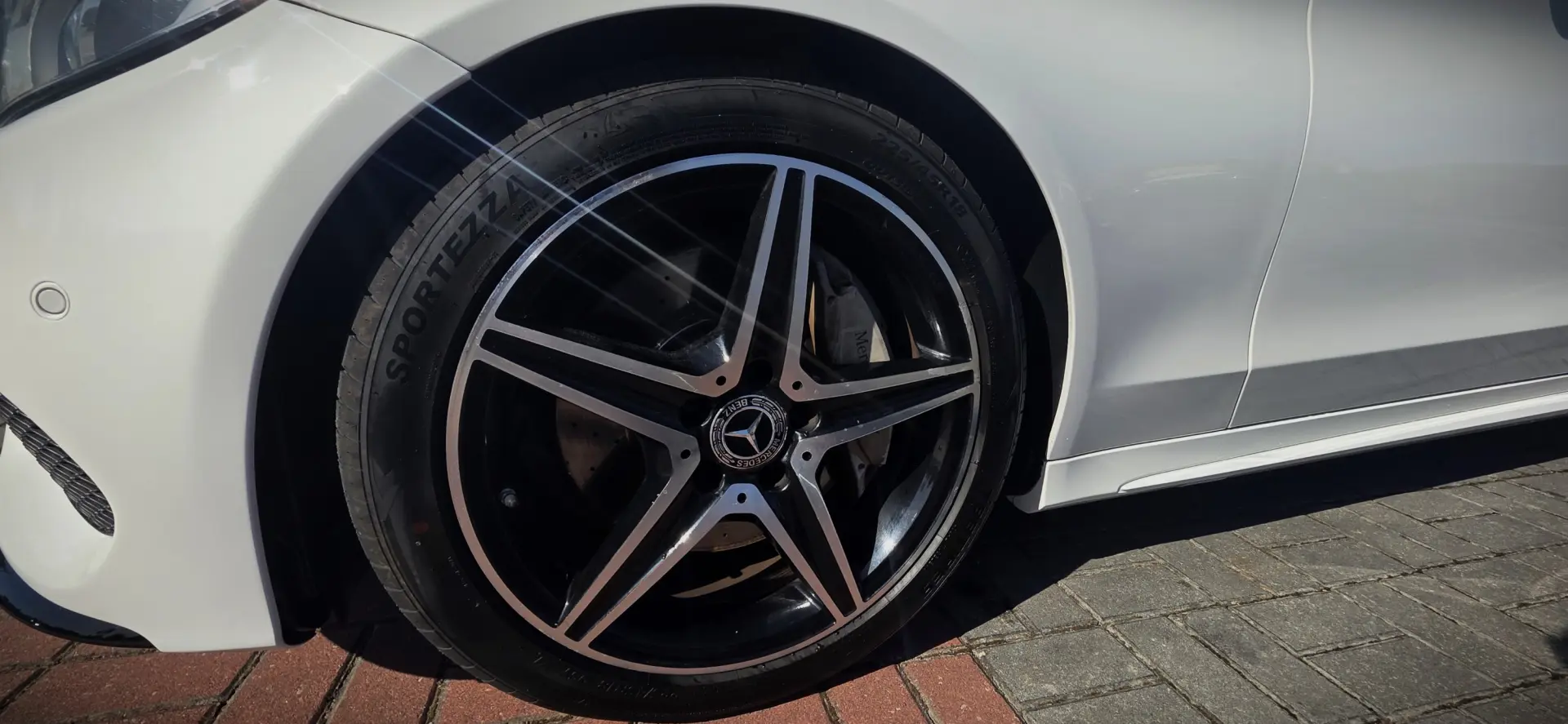 Mercedes-Benz C 300 h AMG Line 9