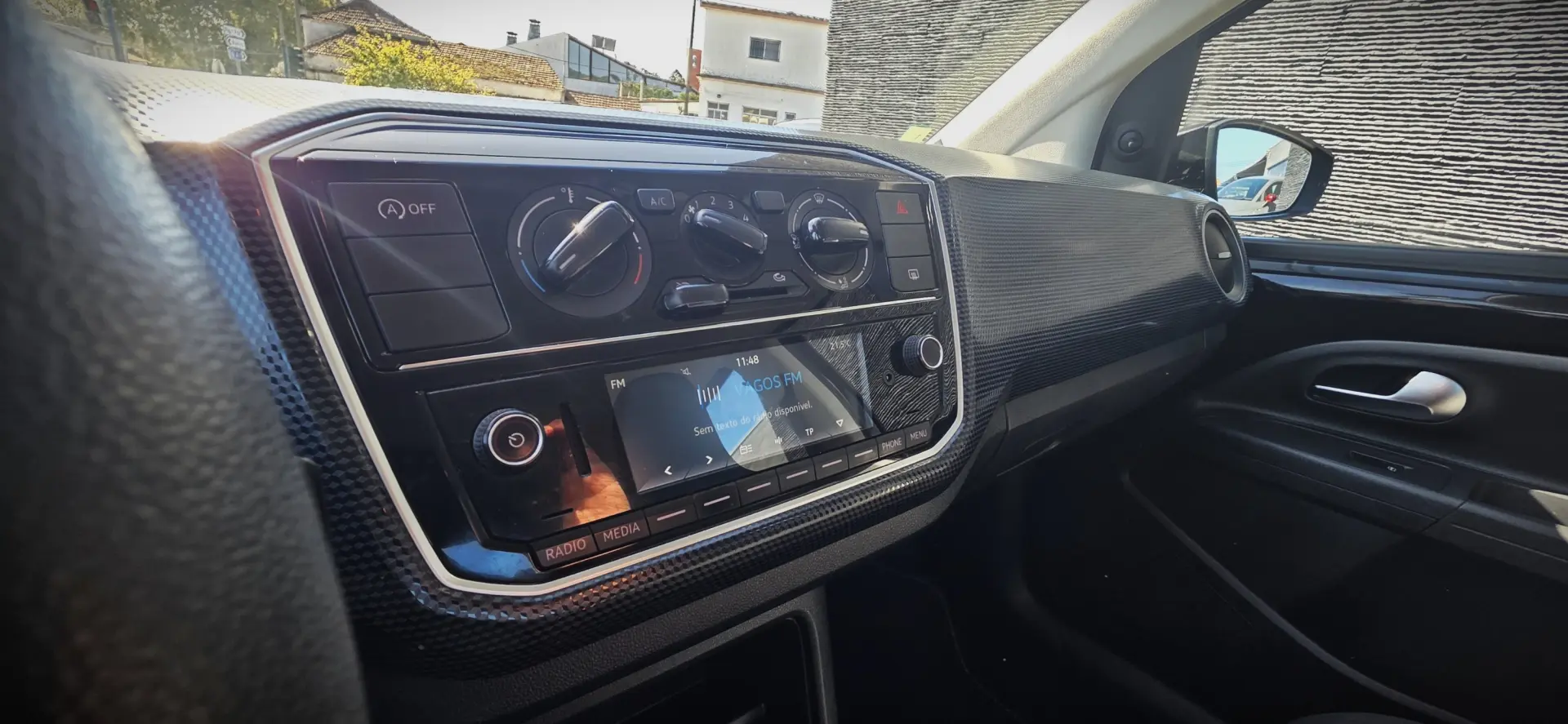 Volkswagen Up! 1.0 Move Color 16
