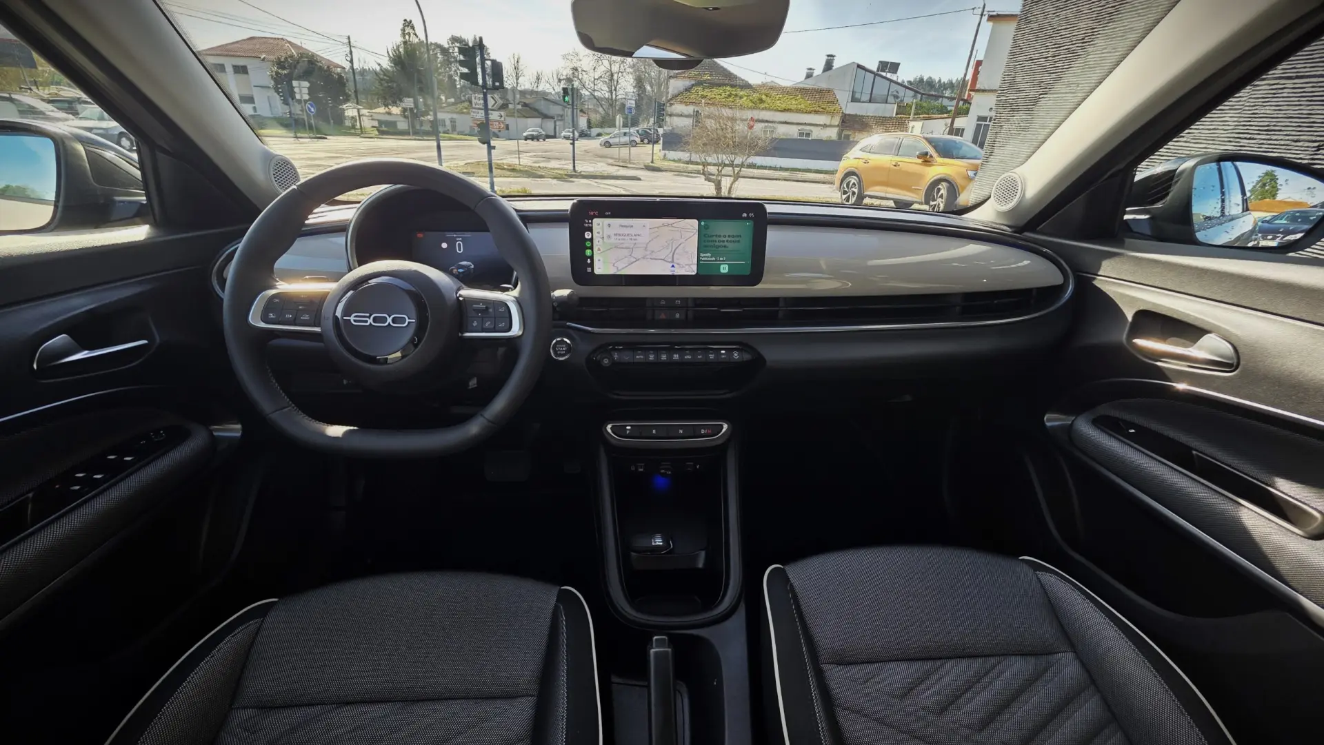 Fiat 600 1.2 Hybrid Sport 13