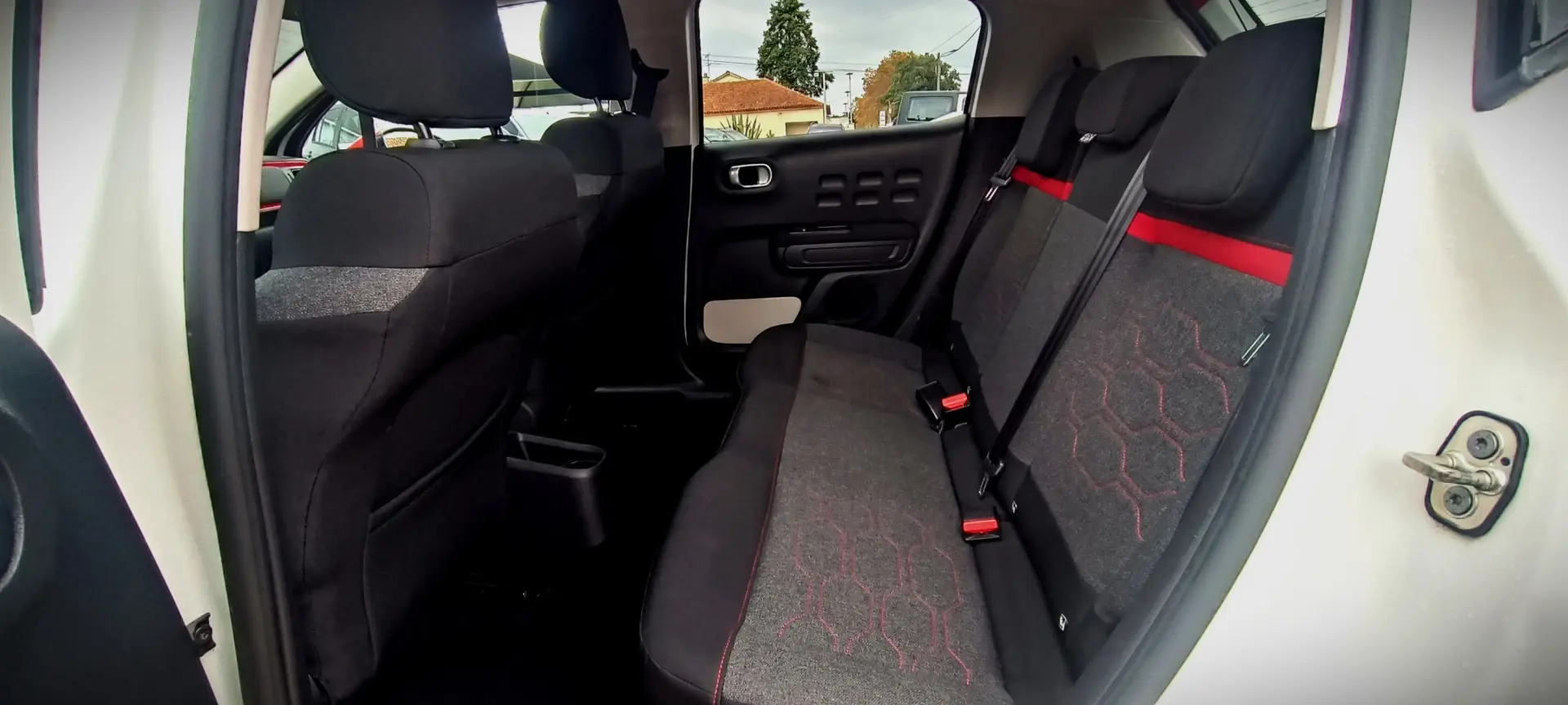 Citroen C3 1.2 PureTech Shine 23