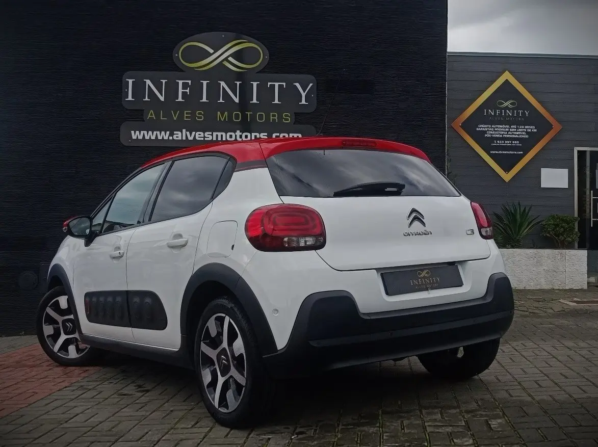 Citroen C3 1.2 PureTech Shine 7