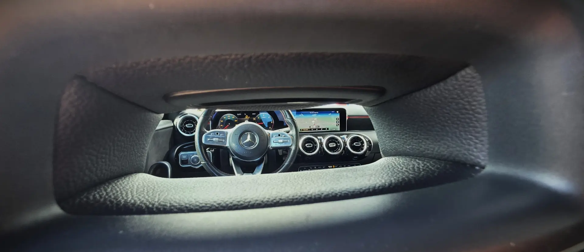 Mercedes-Benz A 180 d AMG Line Aut. 34