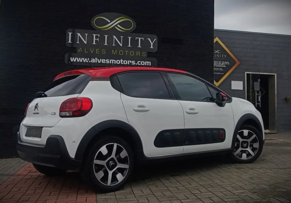 Citroen C3 1.2 PureTech Shine 8