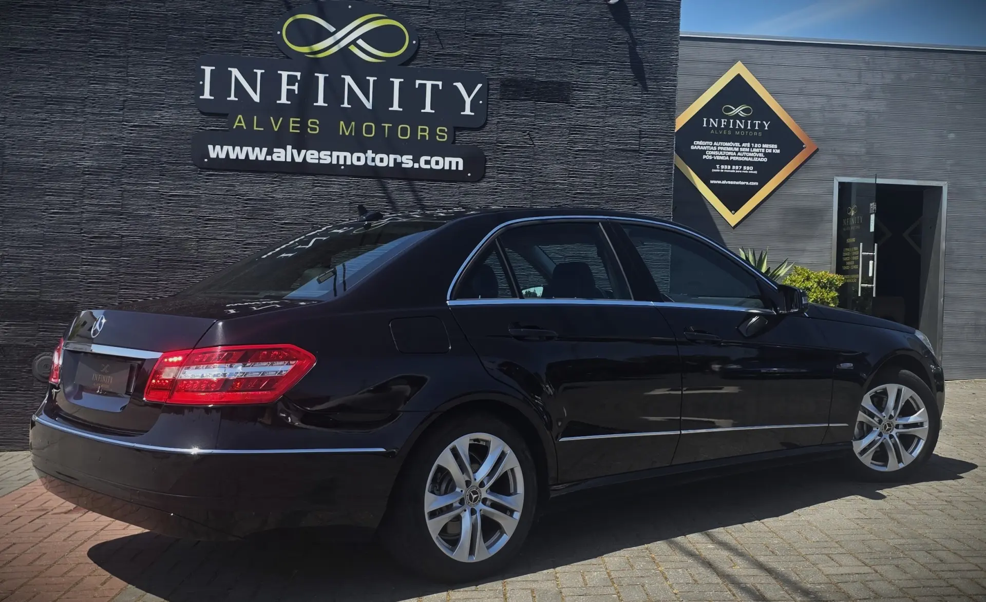 Mercedes-Benz E 220 BlueTEC 7G-TRONIC Avantgarde 5