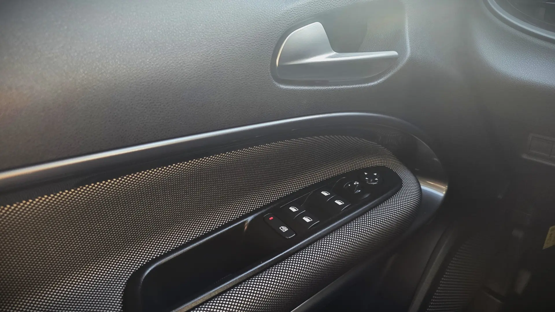 Fiat 600 1.2 Hybrid Sport 25