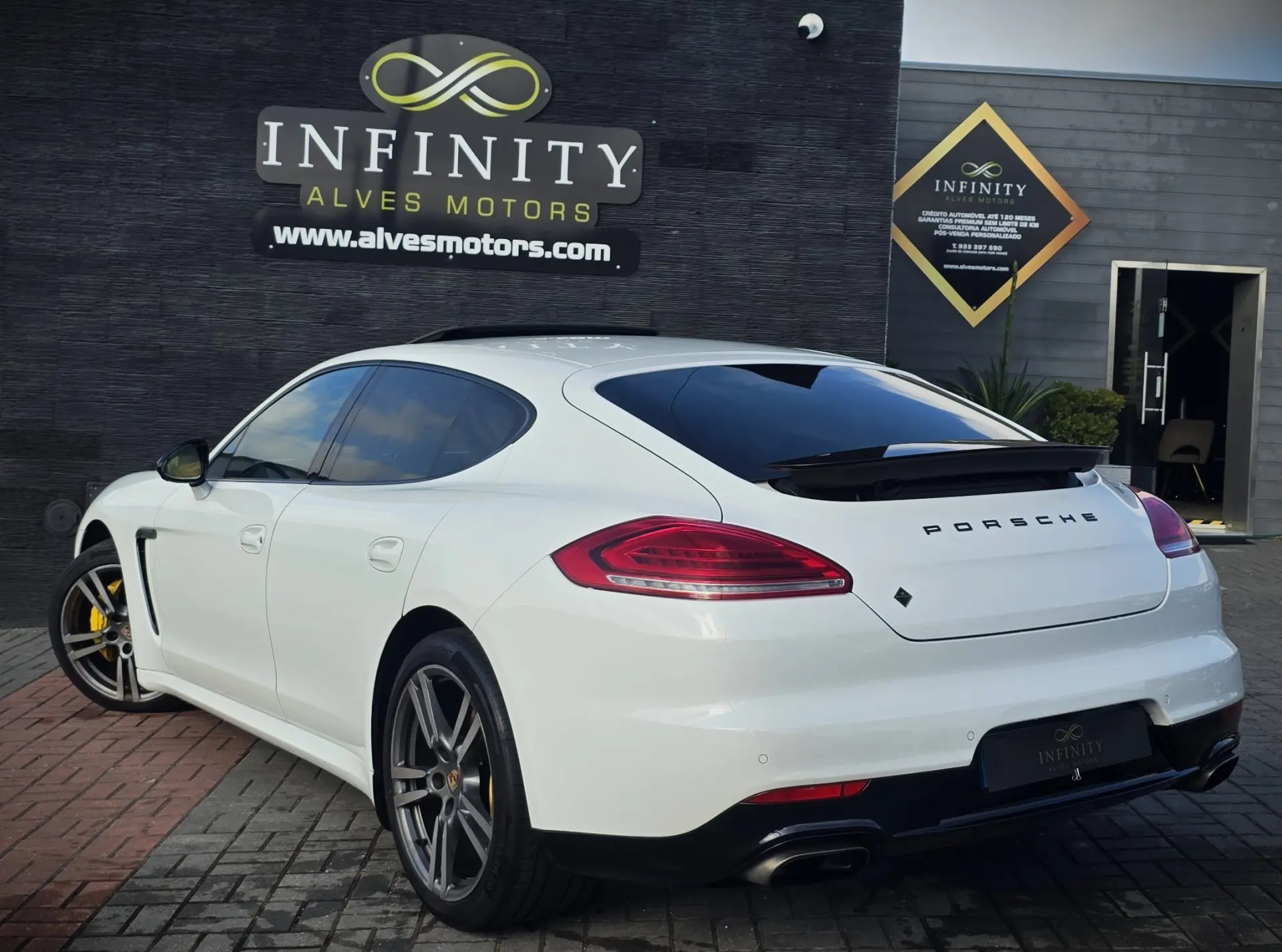 Porsche Panamera Platinum Edition 7