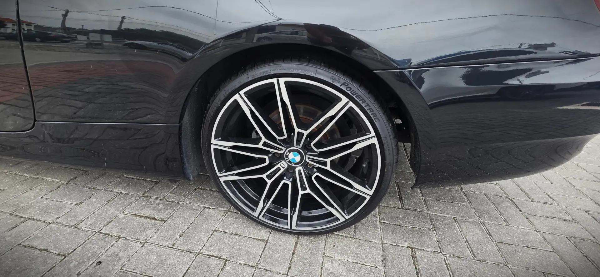 BMW 320 i Intense Auto 11