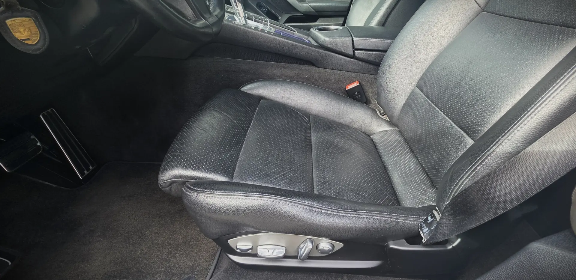 Porsche Panamera Platinum Edition 22