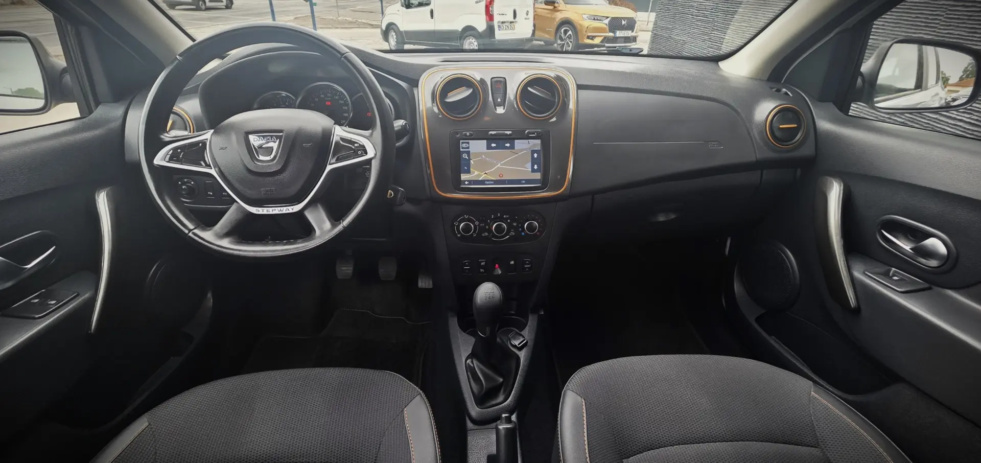 Dacia Sandero 0.9 TCe SL Explorer 10