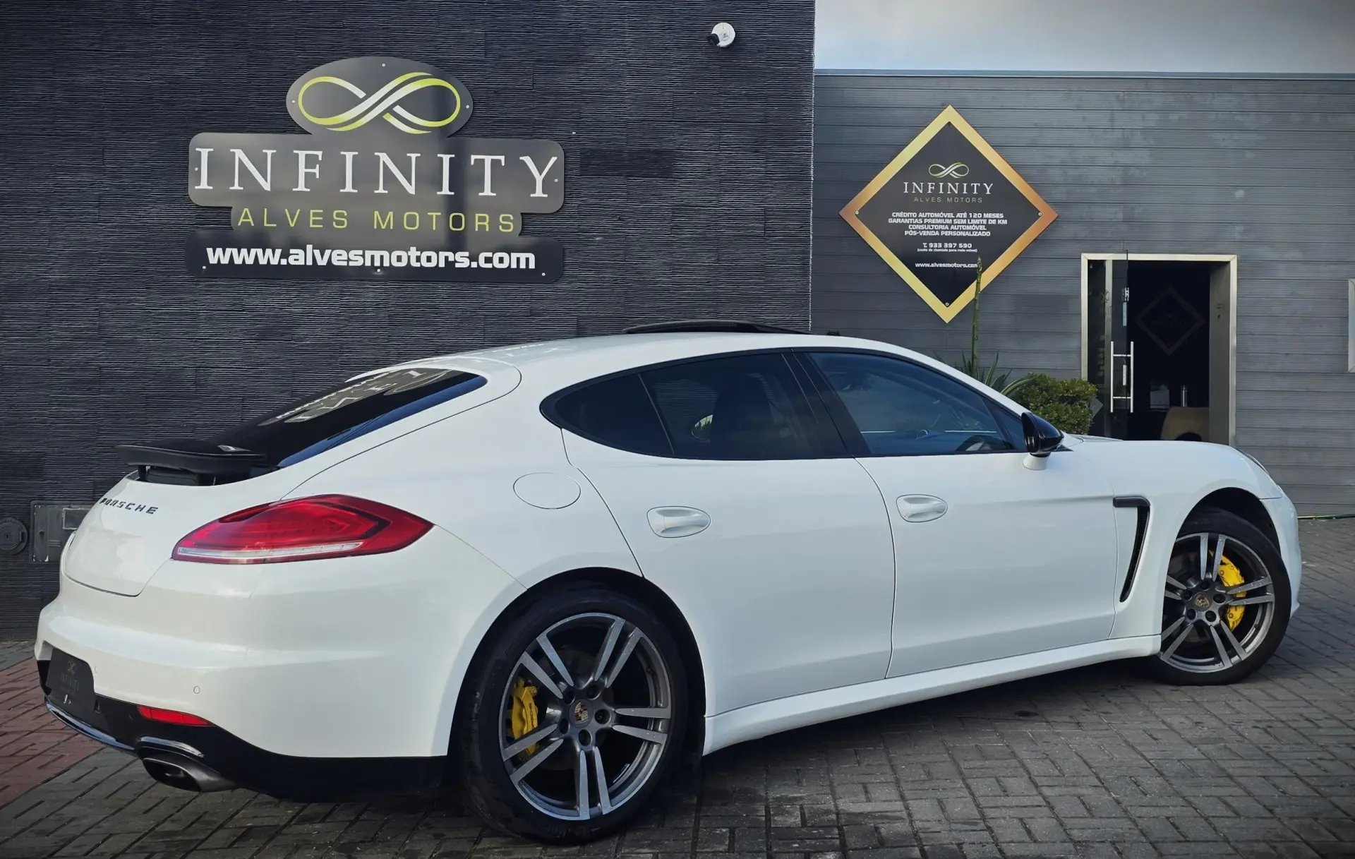 Porsche Panamera Platinum Edition 5