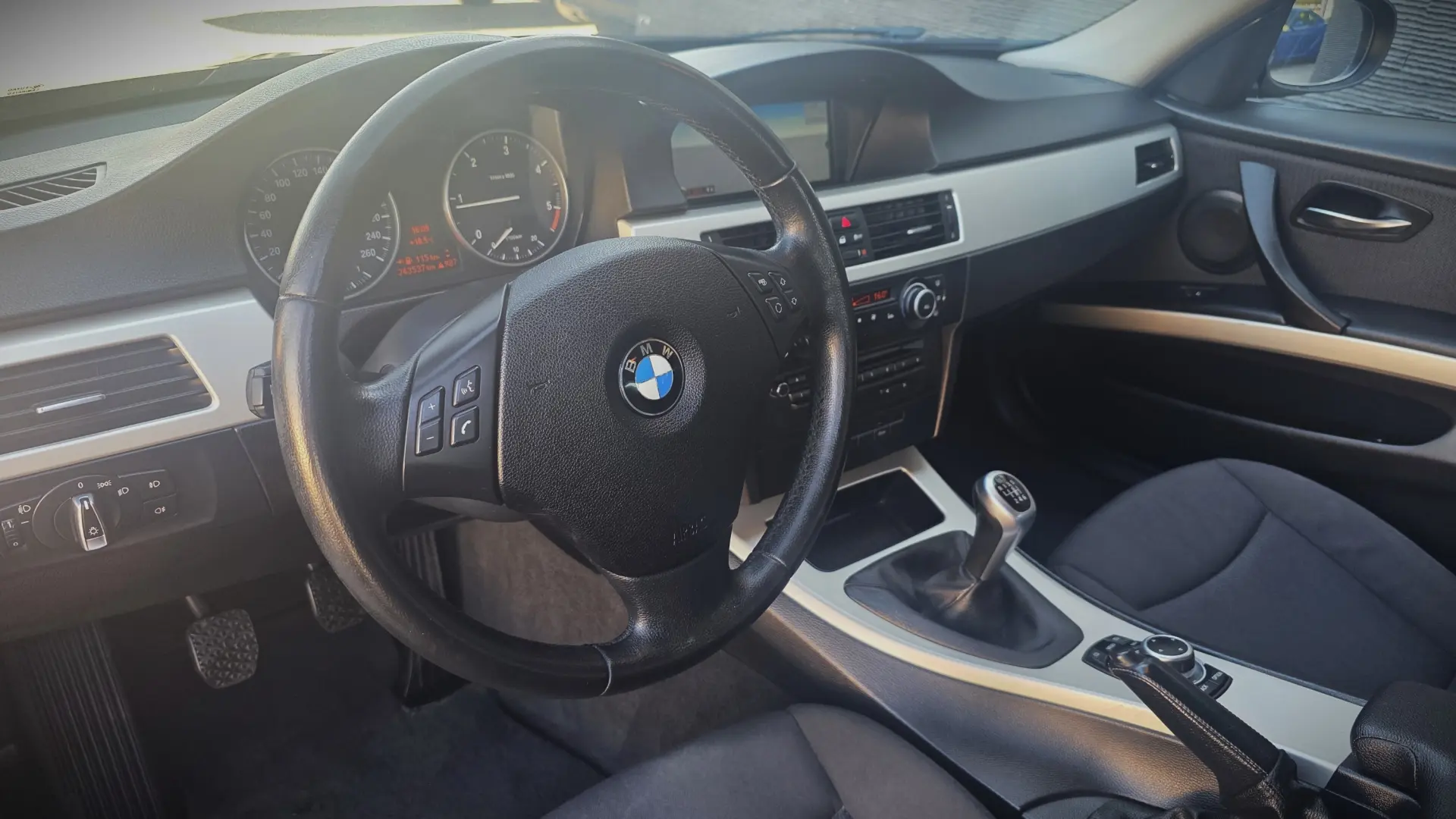 BMW 318 d Line Modern 11