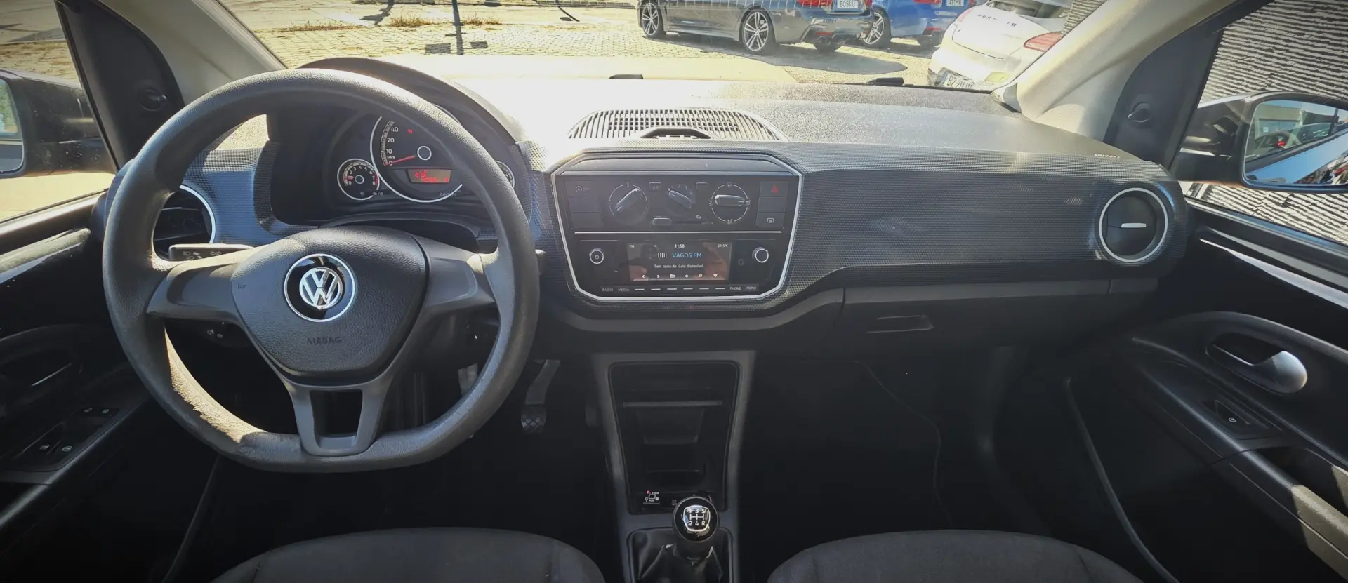 Volkswagen Up! 1.0 Move Color 9