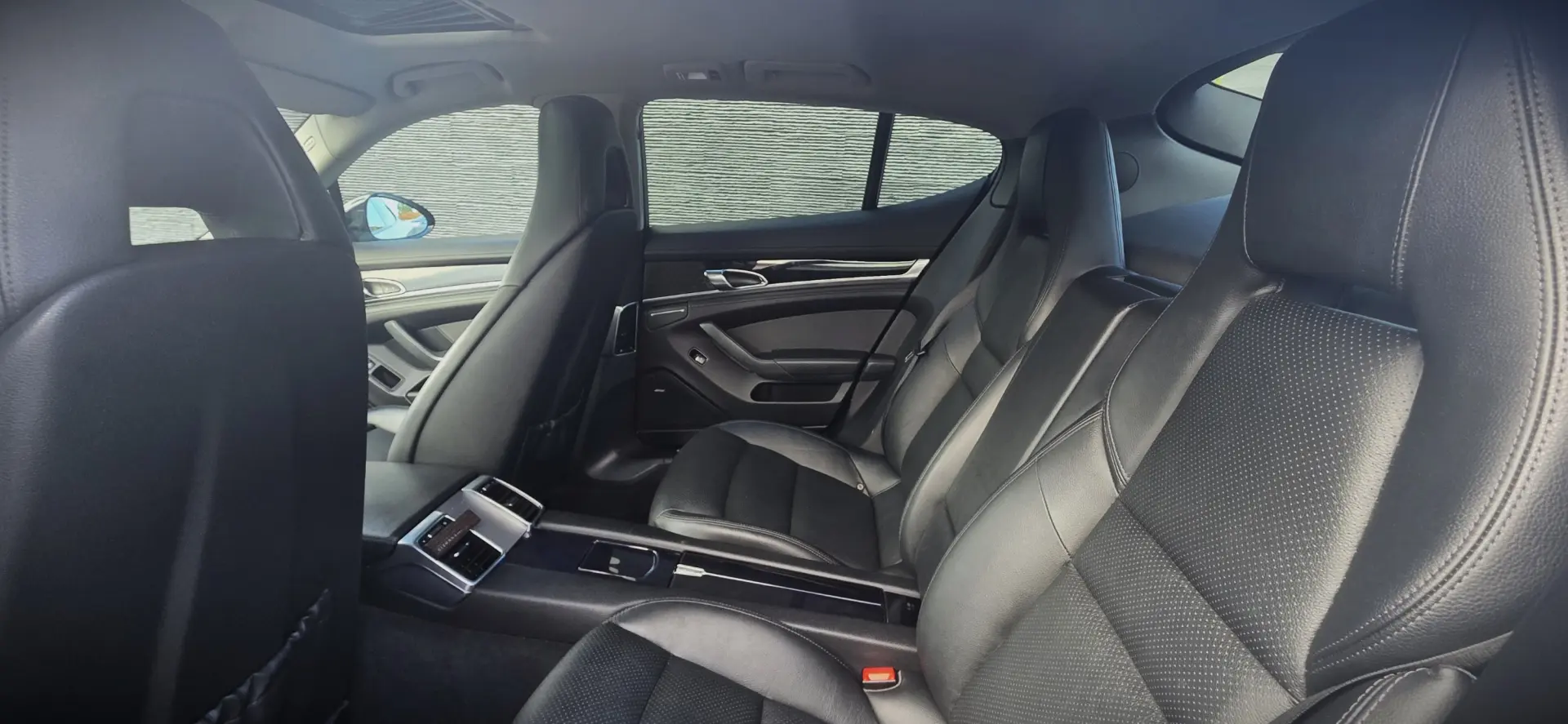 Porsche Panamera Platinum Edition 43