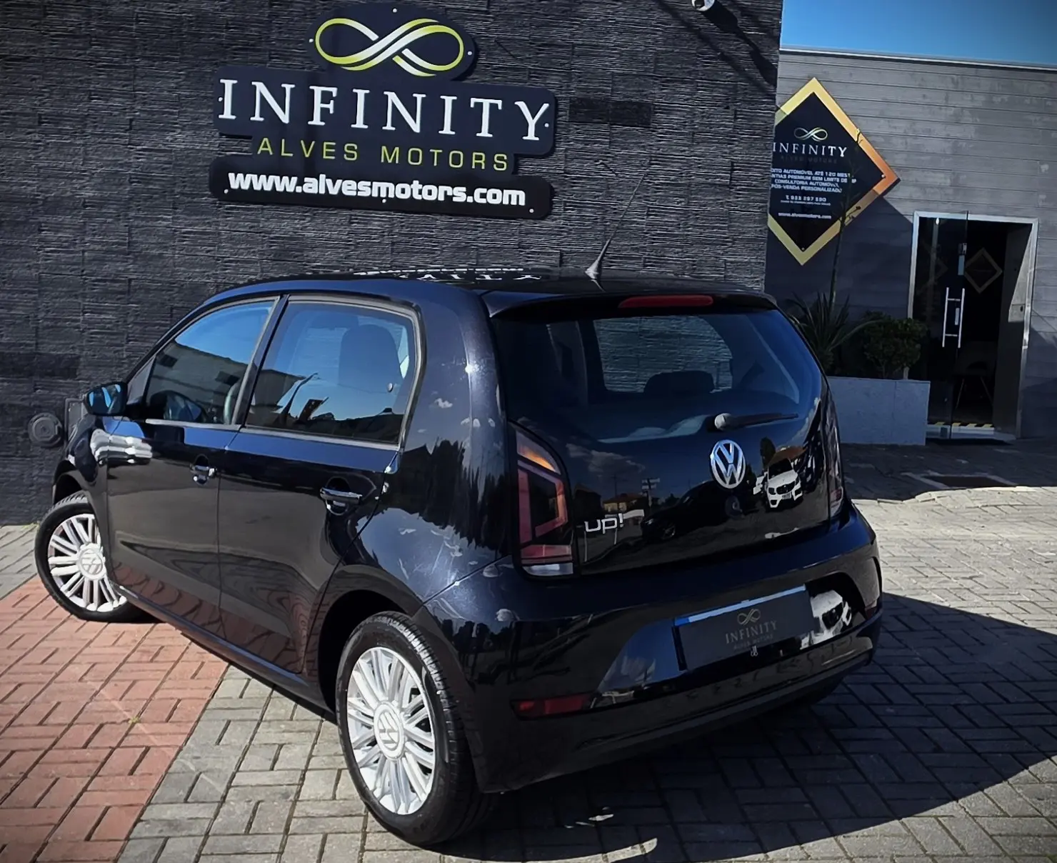 Volkswagen Up! 1.0 Move Color 7