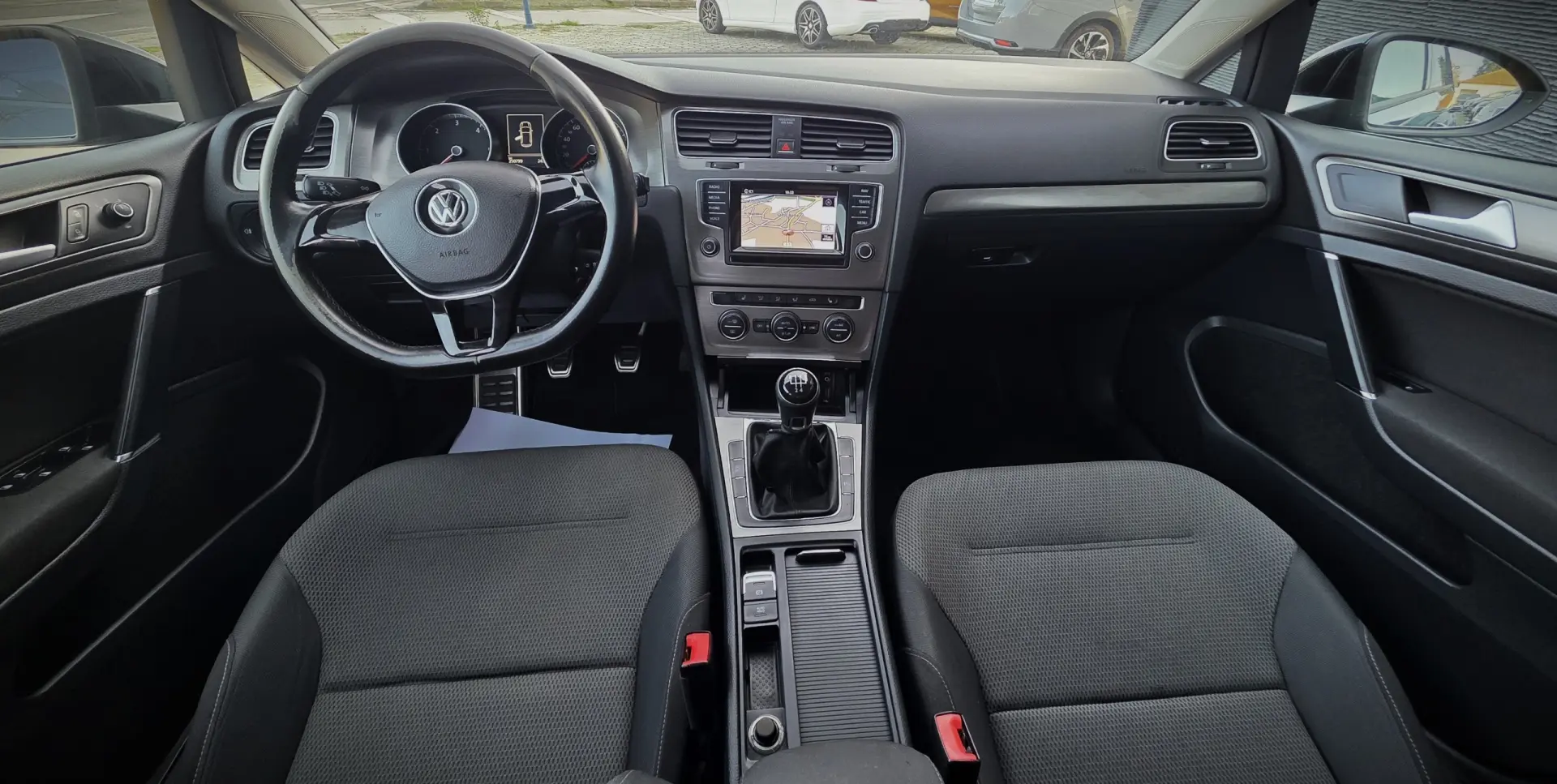 Volkswagen Golf 1.6 TDI KIT EXTERIOR R 18