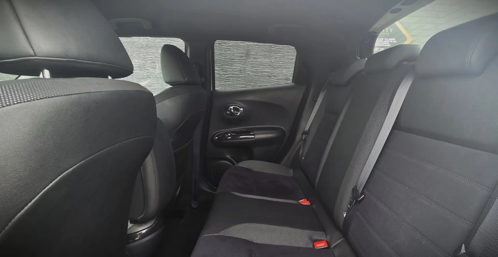 Nissan Juke 1.5 dCi N-Connecta P.Ext.1 Black Tokyo 26