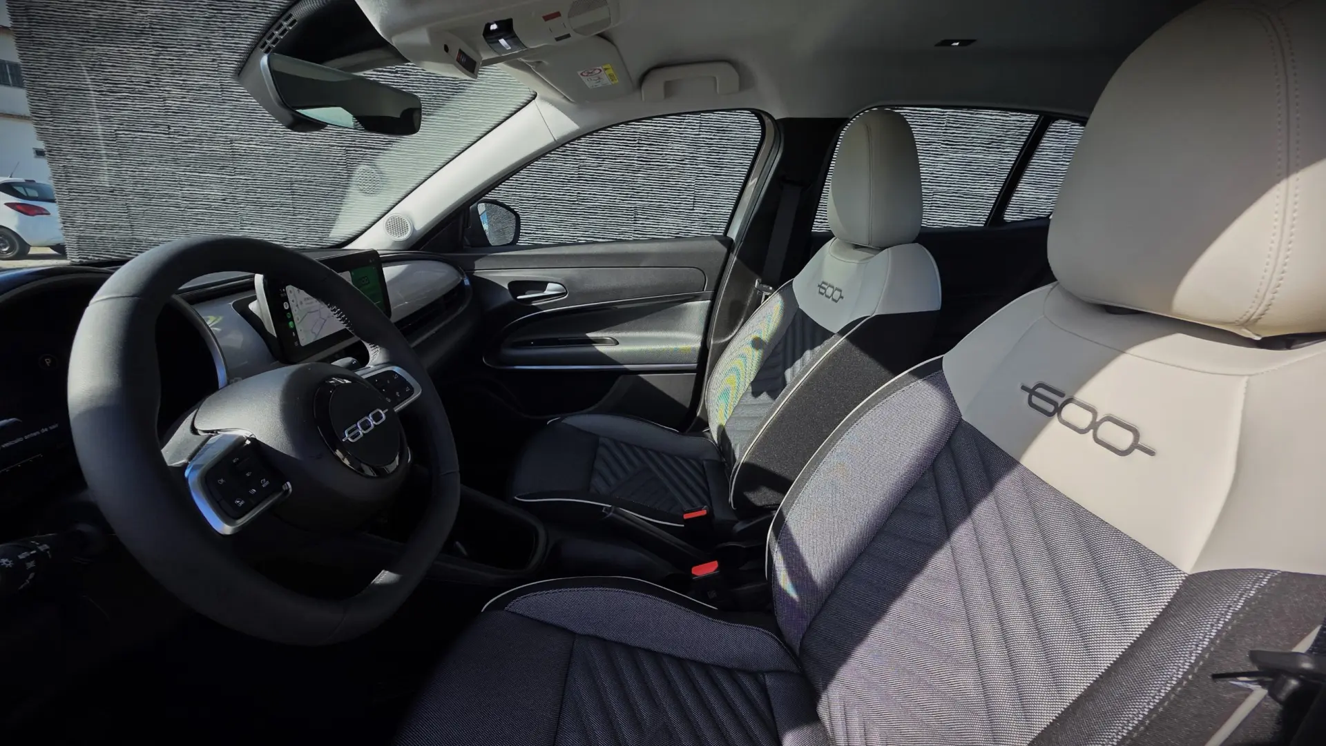 Fiat 600 1.2 Hybrid Sport 17