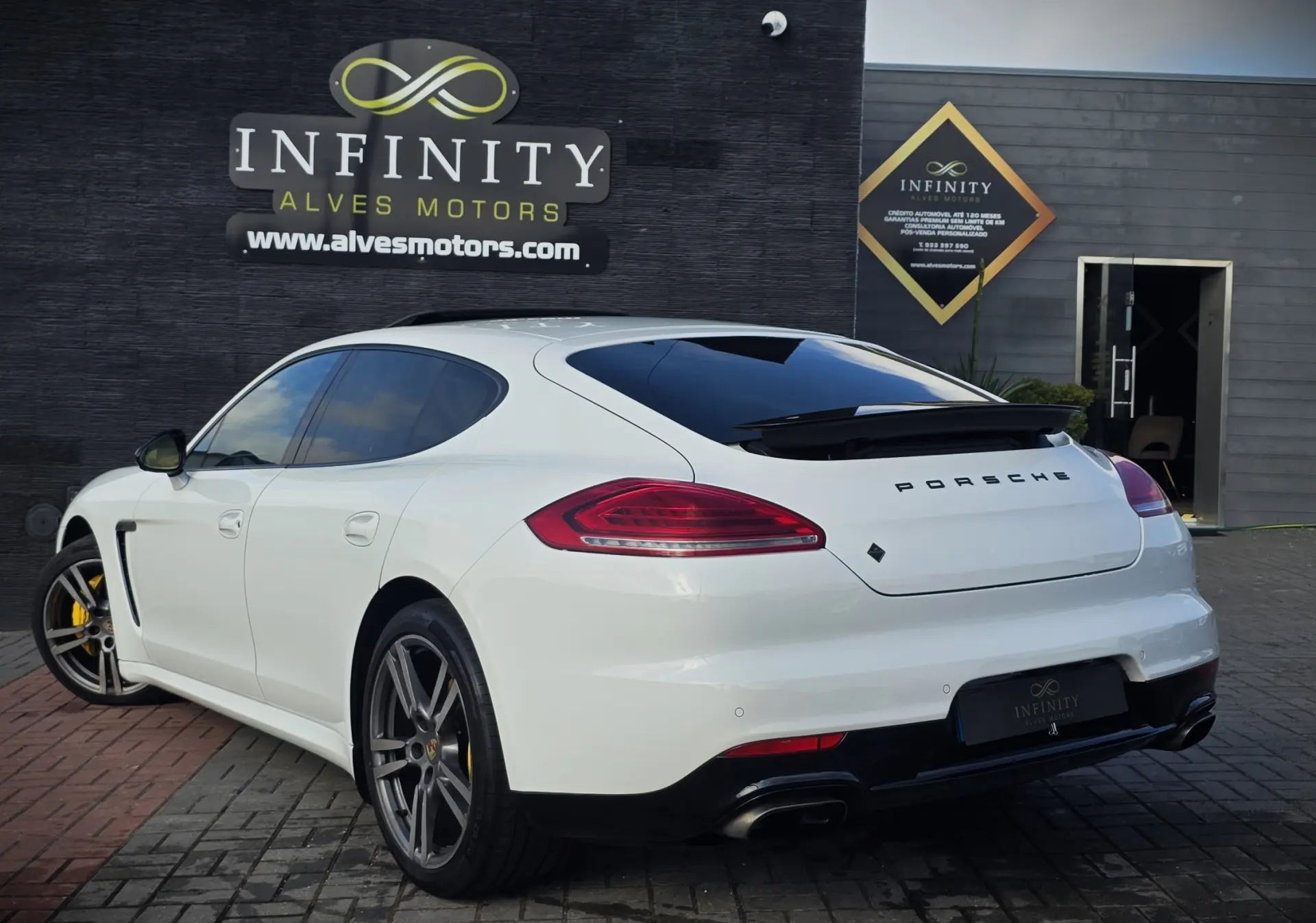 Porsche Panamera Platinum Edition 8