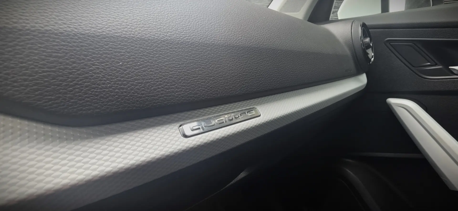Audi Q2 2.0 TDI S tronic quattro 21
