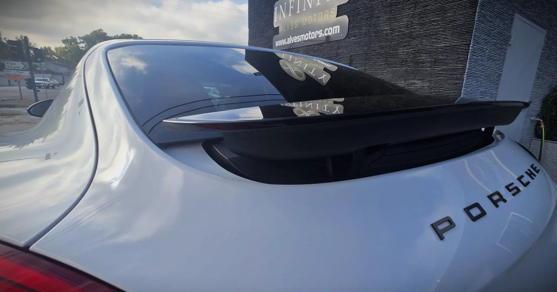 Porsche Panamera Platinum Edition 10