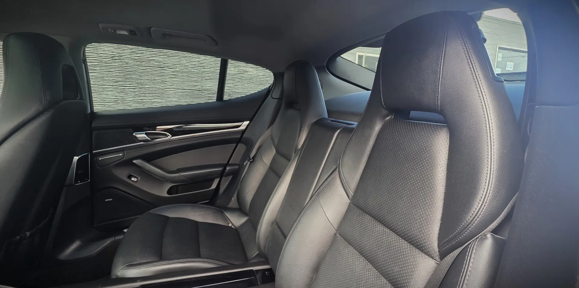 Porsche Panamera Platinum Edition 44