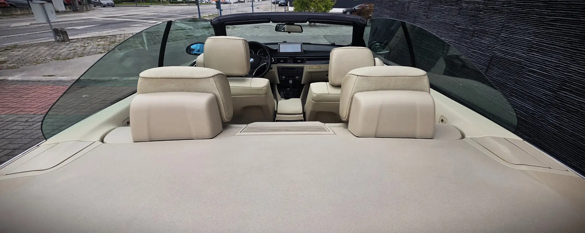 BMW 320 i Intense Auto 17