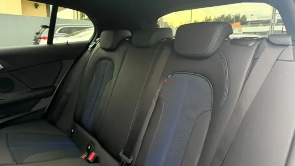 BMW 116 d Pack Desportivo M Auto 12