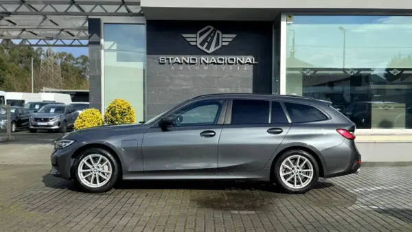 BMW 330 e Corporate Edition Auto 8