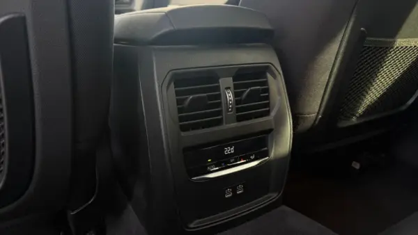 BMW 330 e Corporate Edition Auto 21