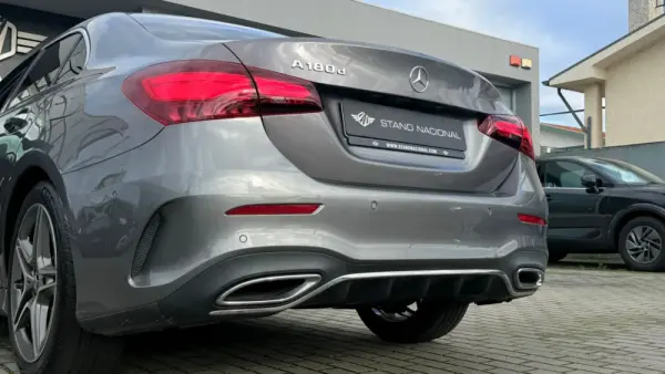 Mercedes-Benz A 180 Limousine d AMG Line Aut. 10