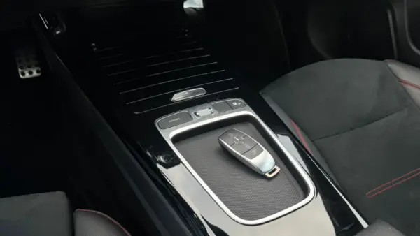 Mercedes-Benz A 180 Limousine d AMG Line Aut. 19