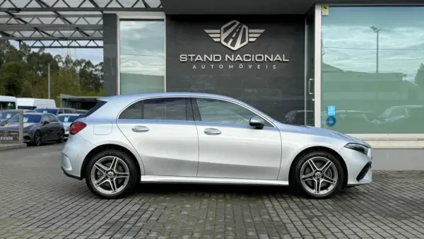 Mercedes-Benz A 250 e AMG Line 4