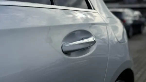 Mercedes-Benz A 250 e AMG Line 10