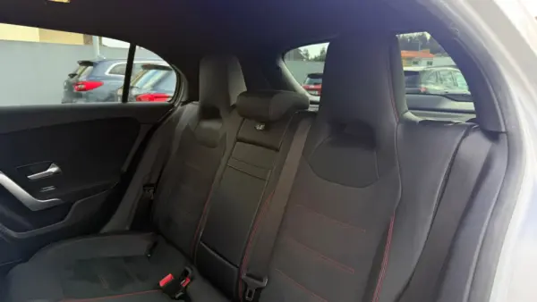 Mercedes-Benz A 250 e AMG Line 14