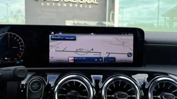 Mercedes-Benz A 250 e AMG Line 17